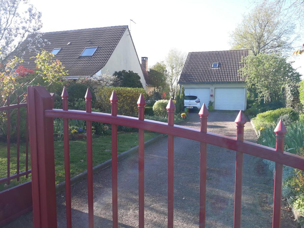 Le Champ Du Petit Bois Bed & Breakfast Surfonds Exterior photo