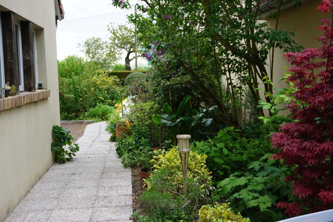 Le Champ Du Petit Bois Bed & Breakfast Surfonds Exterior photo